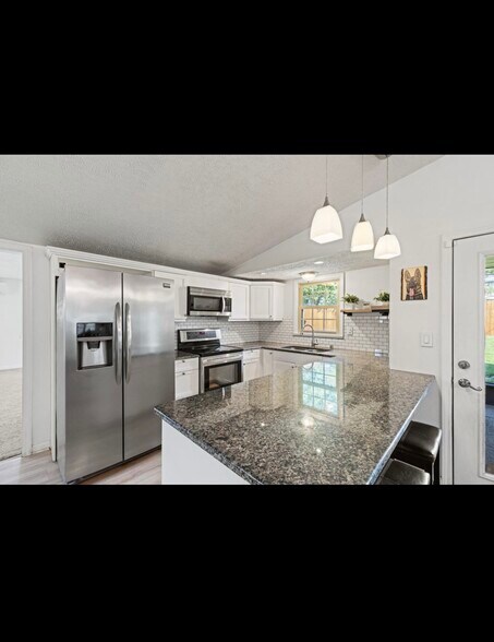 Building Photo - 3483 Greentree Rd