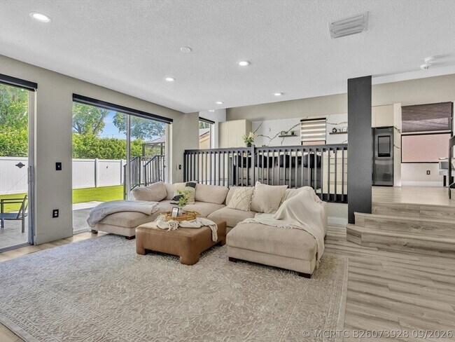 Building Photo - 7834 Oak Grove Cir