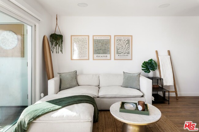 Building Photo - 20638 Pacific Coast Hwy