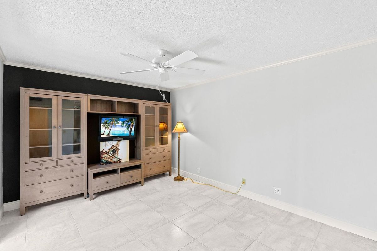 Building Photo - 1720 Forest Lakes Cir