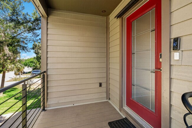 Building Photo - 430 Arricola Ave