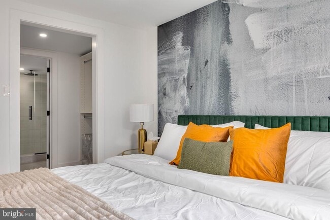 Building Photo - 528 N 22nd St