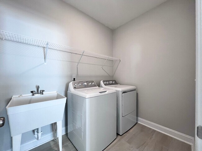 Building Photo - 360 Canyon Gap Wy