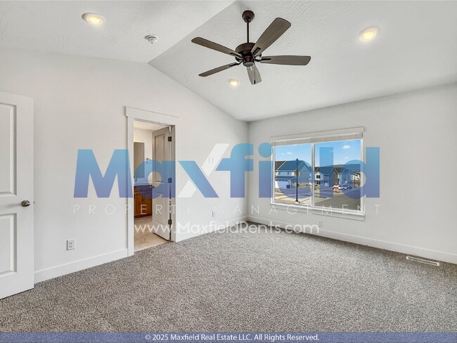 Building Photo - LEASE SPECIAL $100 OFF (First 3 Months) Town House 3BD 2.5BTH 2GAR - SPANISH FORK
