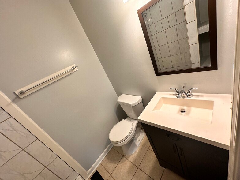 Building Photo - 1424 Springleaf Cir SE