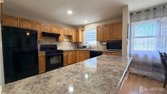 Building Photo - 363 Cranbury Rd