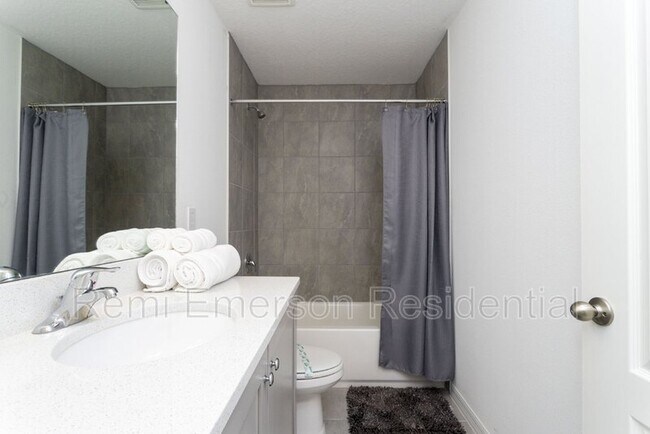 Building Photo - 632 Benoi Dr
