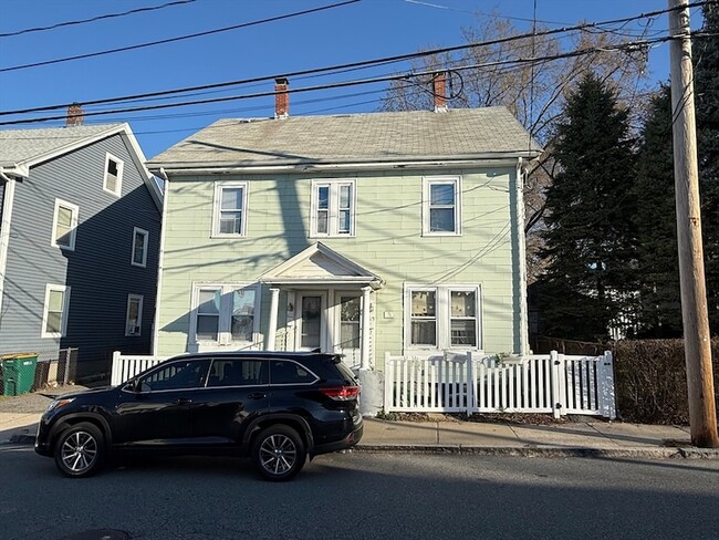 Building Photo - 76 Fowle St