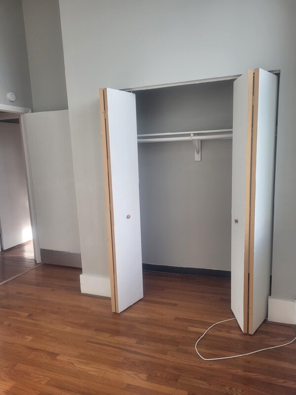 Building Photo - 1675 avenue b Ave