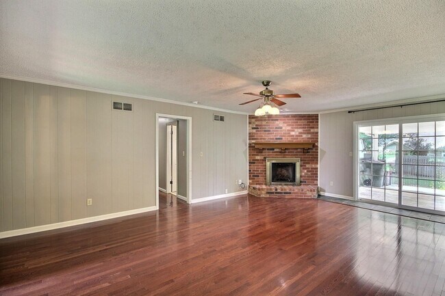 Building Photo - 1074 Tararidge Dr