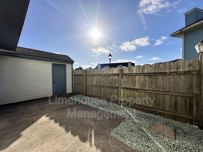 Building Photo - 4567 Genoa Cir