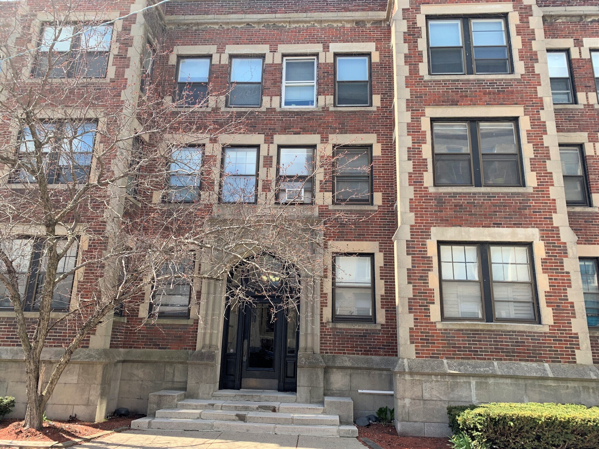 Building Photo - 50 Chester St