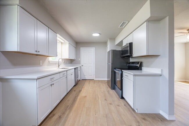 Building Photo - 103 Hillcrest Dr