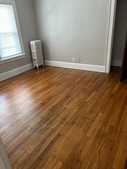 Building Photo - 712 King St