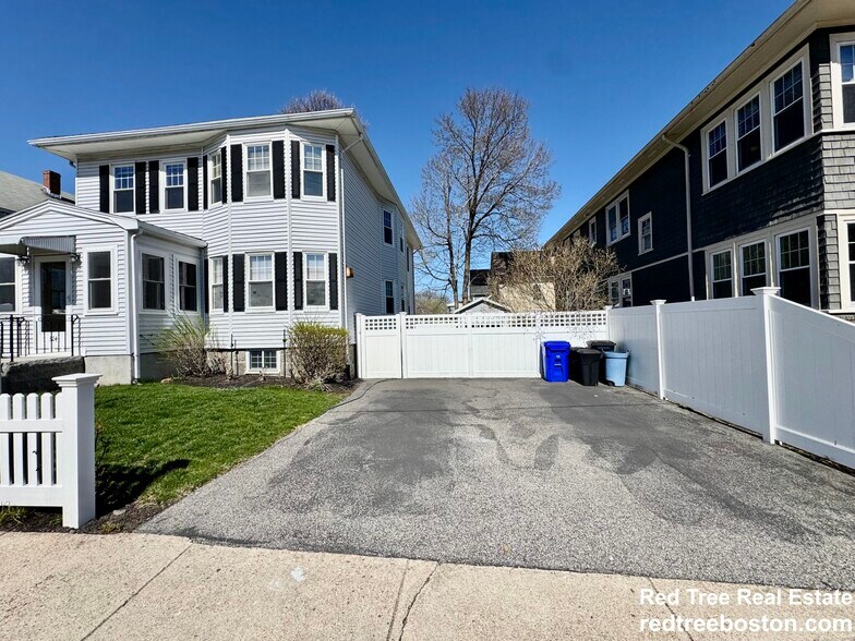 Building Photo - 324 Beech St