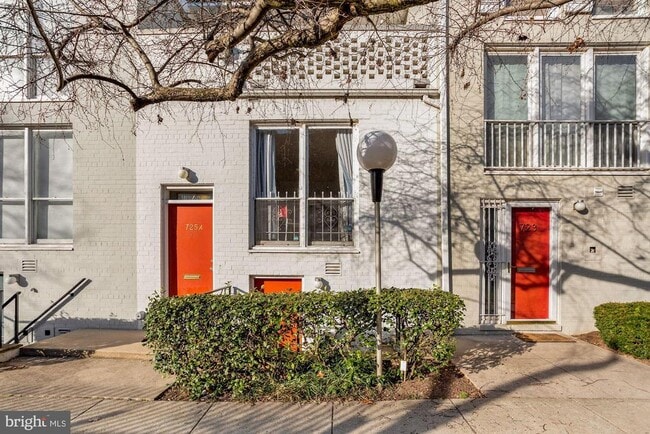 Primary Photo - 725 Delaware Ave SW