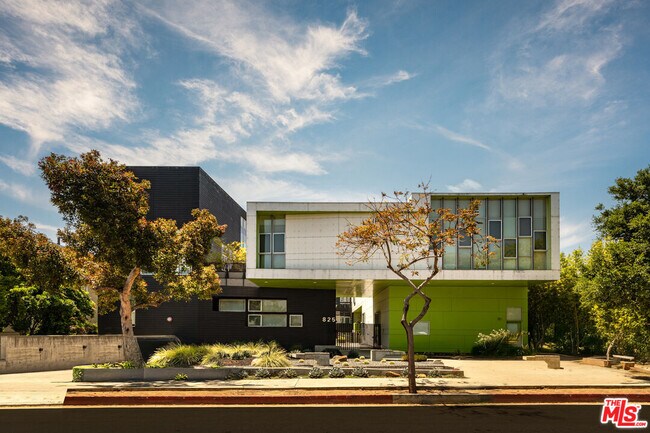 Building Photo - 825 Kings Rd