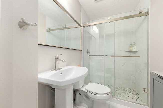 Building Photo - 26 Cinnamon Teal Pl
