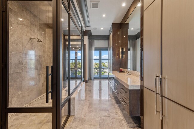 Building Photo - 640 S Ocean Blvd