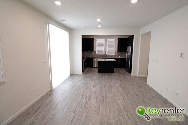 Building Photo - 1061 Chapelhill Ln