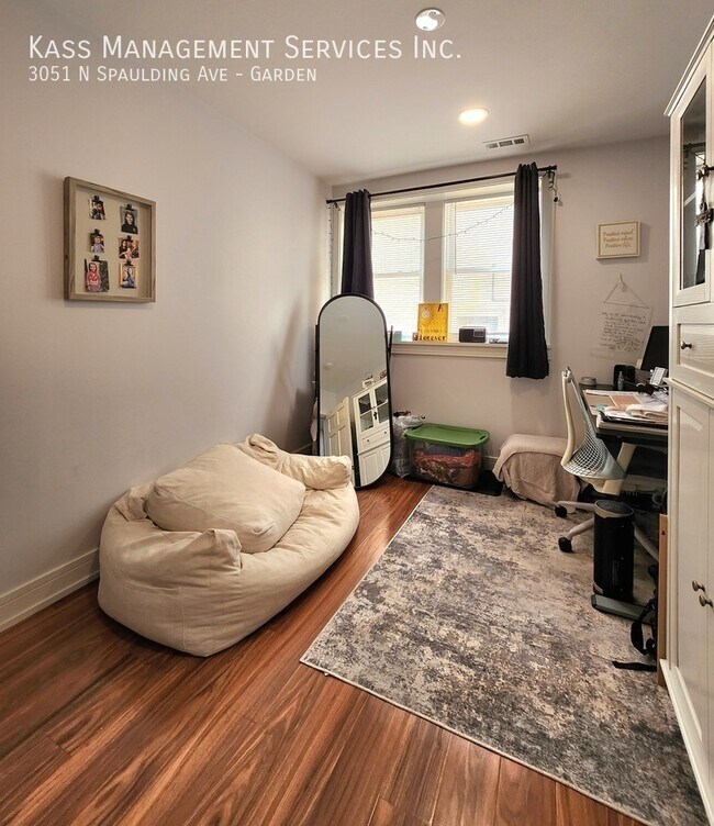 Building Photo - 3051 N Spaulding Ave