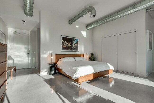 Building Photo - Newport Lofts 1502