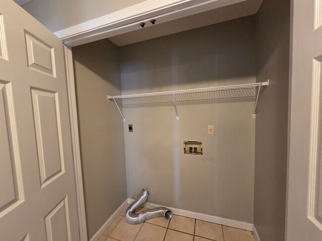 Building Photo - 7780 Mesa Dr