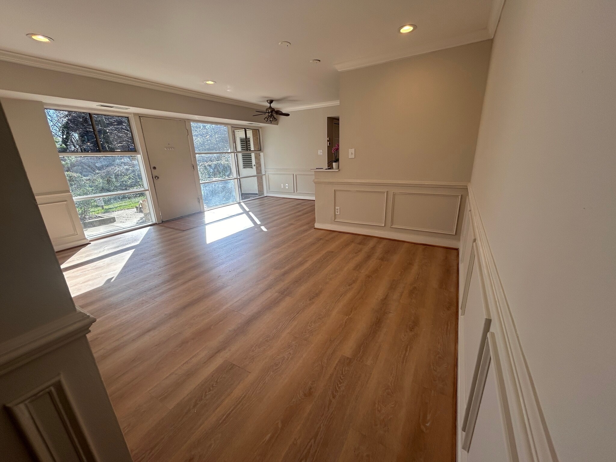 Building Photo - 4923 Americana Dr