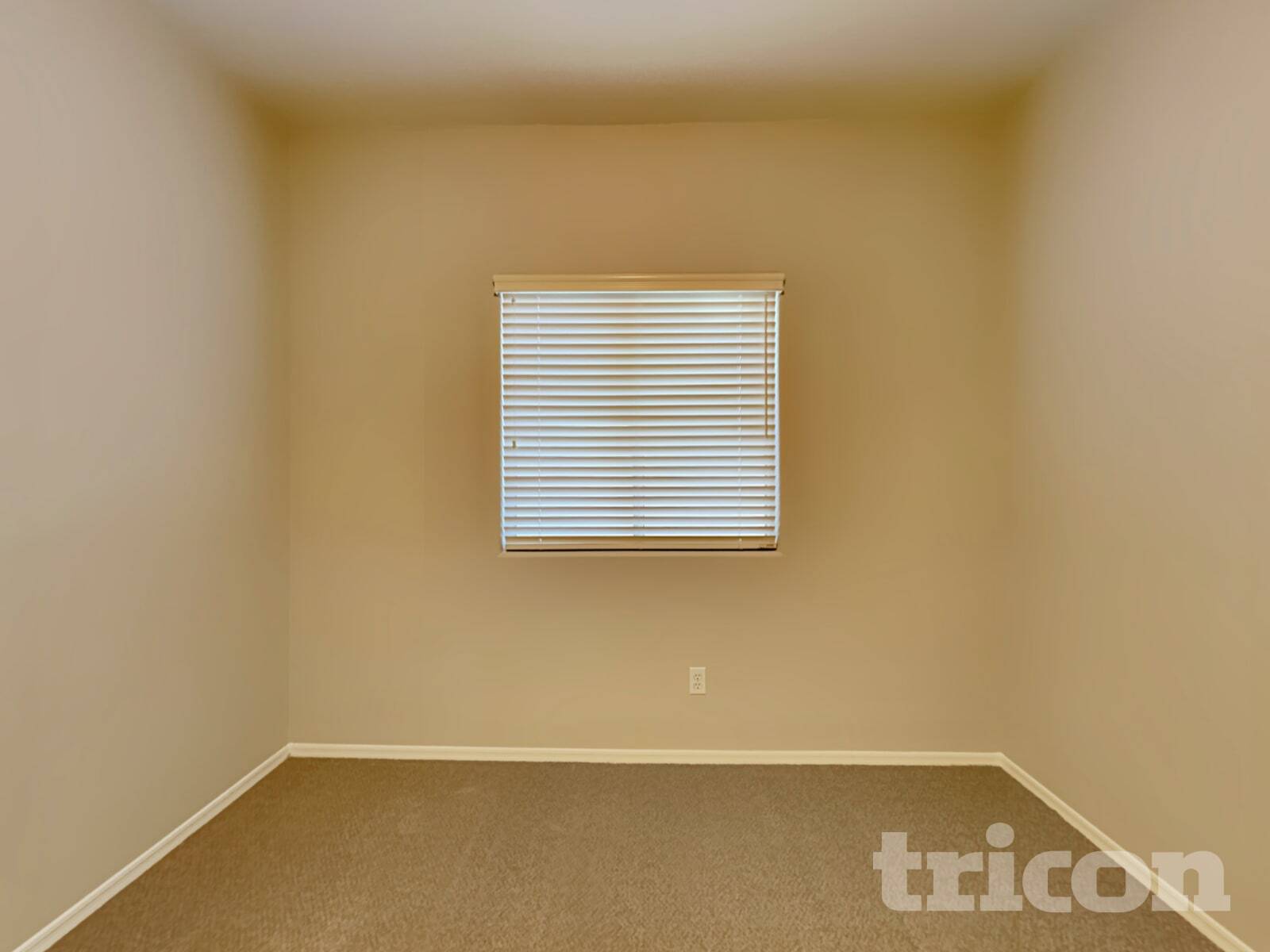 Building Photo - 117 S 125th Ave