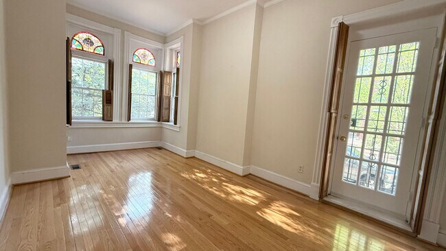 Building Photo - 0086 - Liverman/Liverman