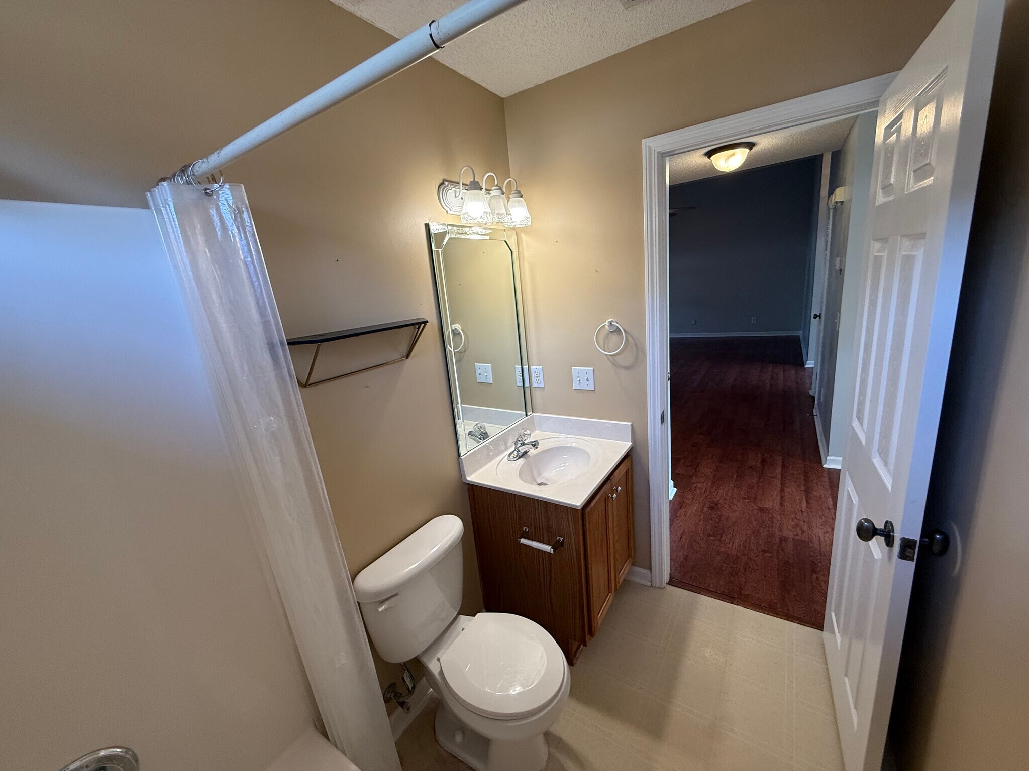 Building Photo - 100 Englewood Ct