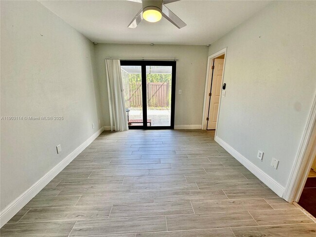 Building Photo - 6300 Royal Woods Dr