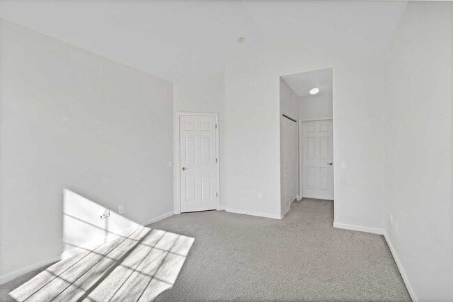 Building Photo - Modern 2-Bedroom, 2-Bath Condo in Grand Ju...