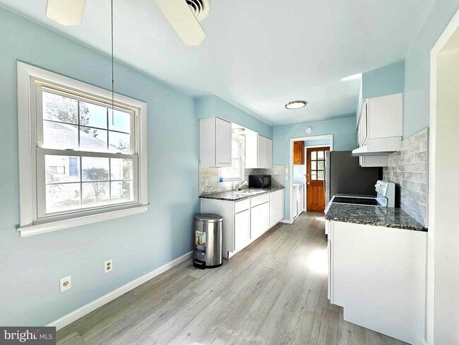 Building Photo - 308 Carey Ave