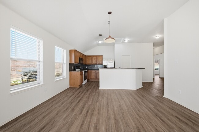 Building Photo - 518 Niagara Falls Dr