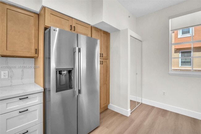 Building Photo - 2065 S Ocean Dr