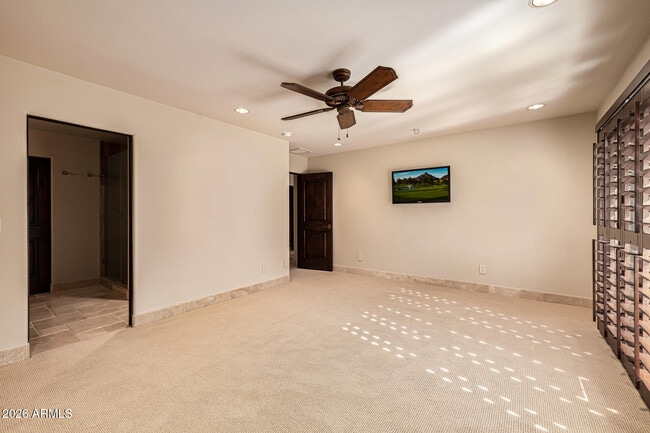 Building Photo - 8406 E Calle Buena Vista