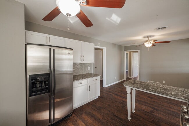 Building Photo - Short Term Lease