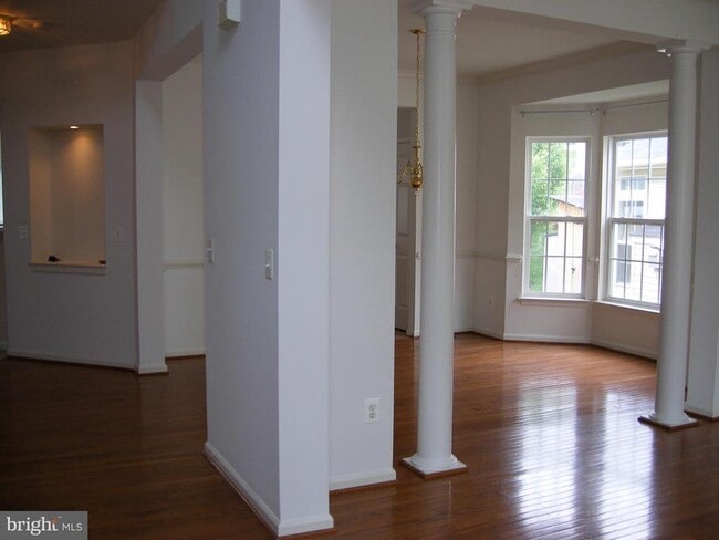 Building Photo - 9778 Lorraine Carol Way