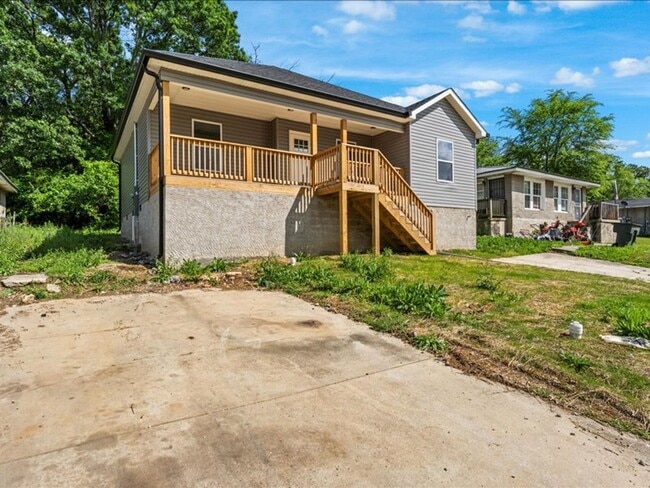 Building Photo - 870 Arlington Ave