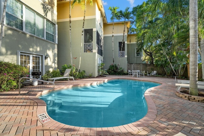 Building Photo - 1213 Tequesta St