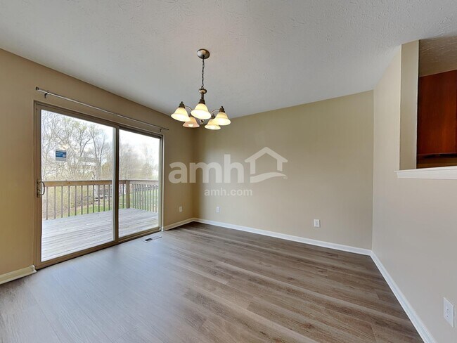 Building Photo - 10654 Sinclair Dr