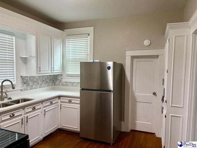 Building Photo - 510 Warley St