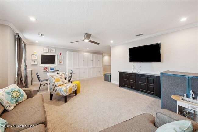 Building Photo - 552 Meadow Creek Dr