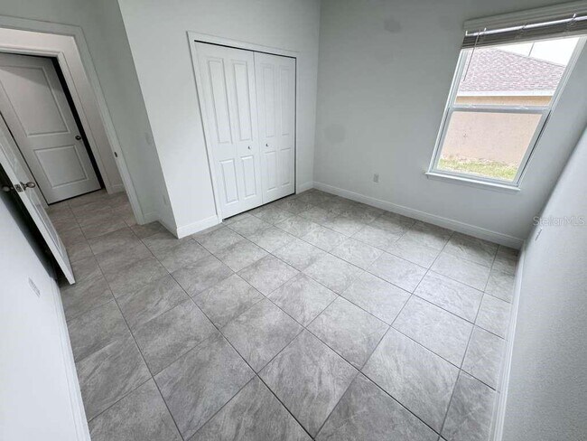 Building Photo - 6142 SW 154th Place Rd