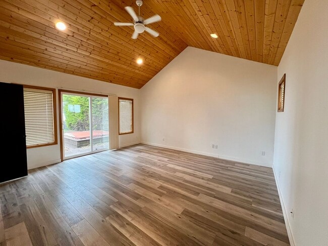 Building Photo - Charming 2 Bedroom House overlooking Birch...