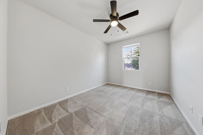 Building Photo - Mountains Edge Gem with Loft, Den & Upgraded Kitchen