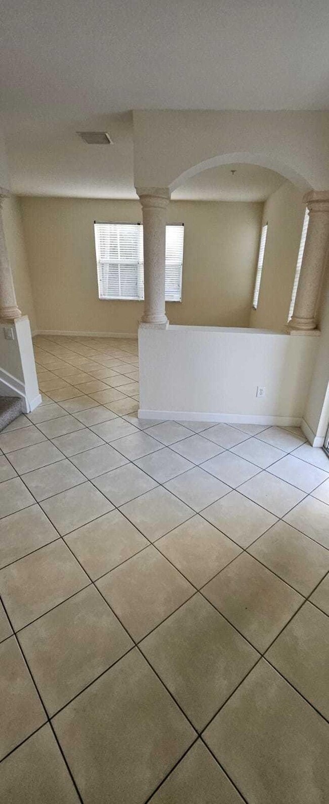 Building Photo - 2609 Shoma Dr