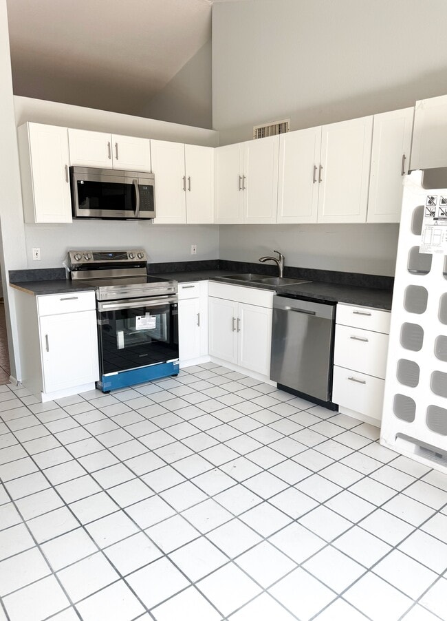 Building Photo - $1,400/mo