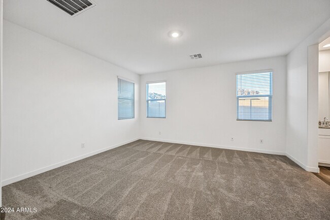 Building Photo - 7574 W Jackrabbit Ln